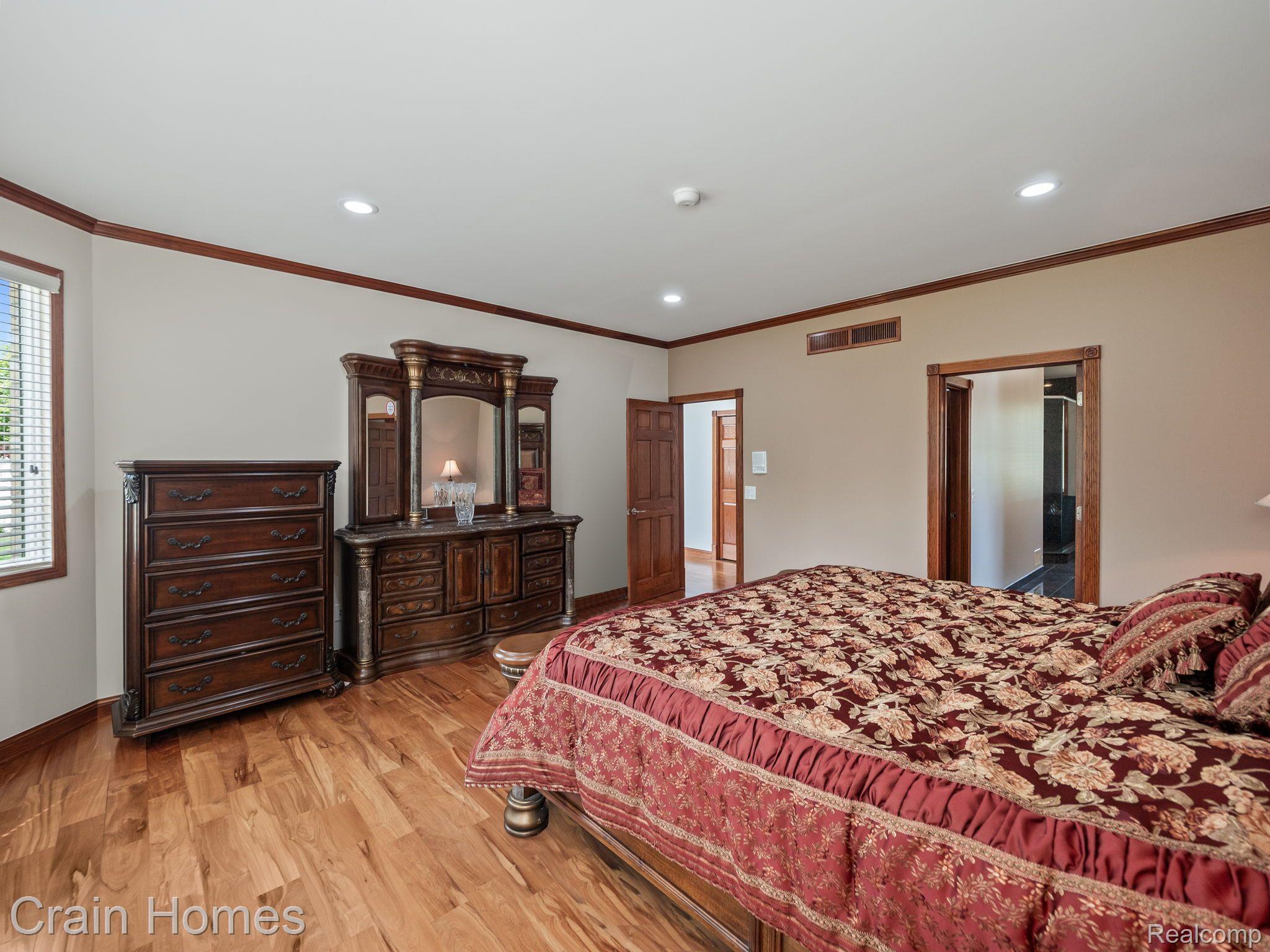 1334 LARAYNE DRIVE