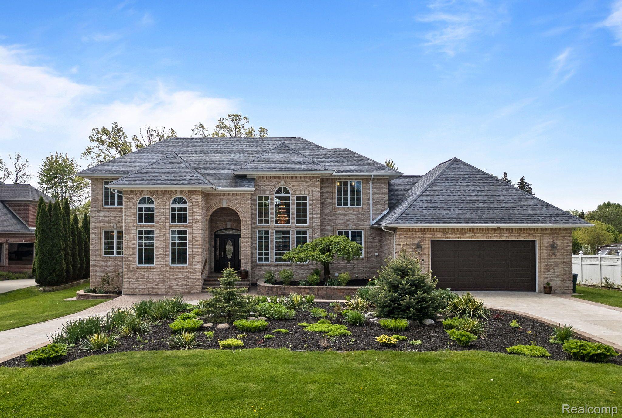 1334 LARAYNE DRIVE