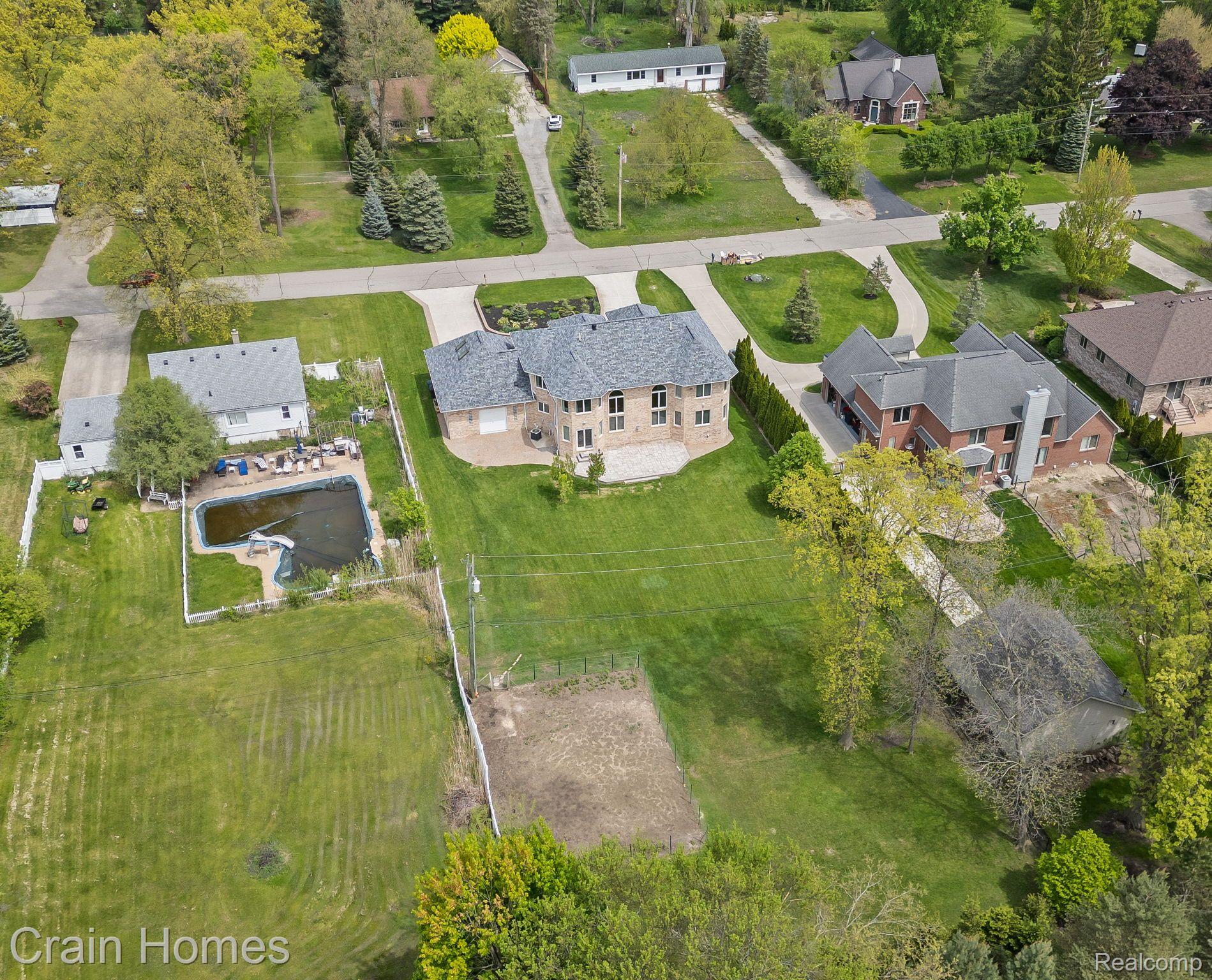 1334 LARAYNE DRIVE