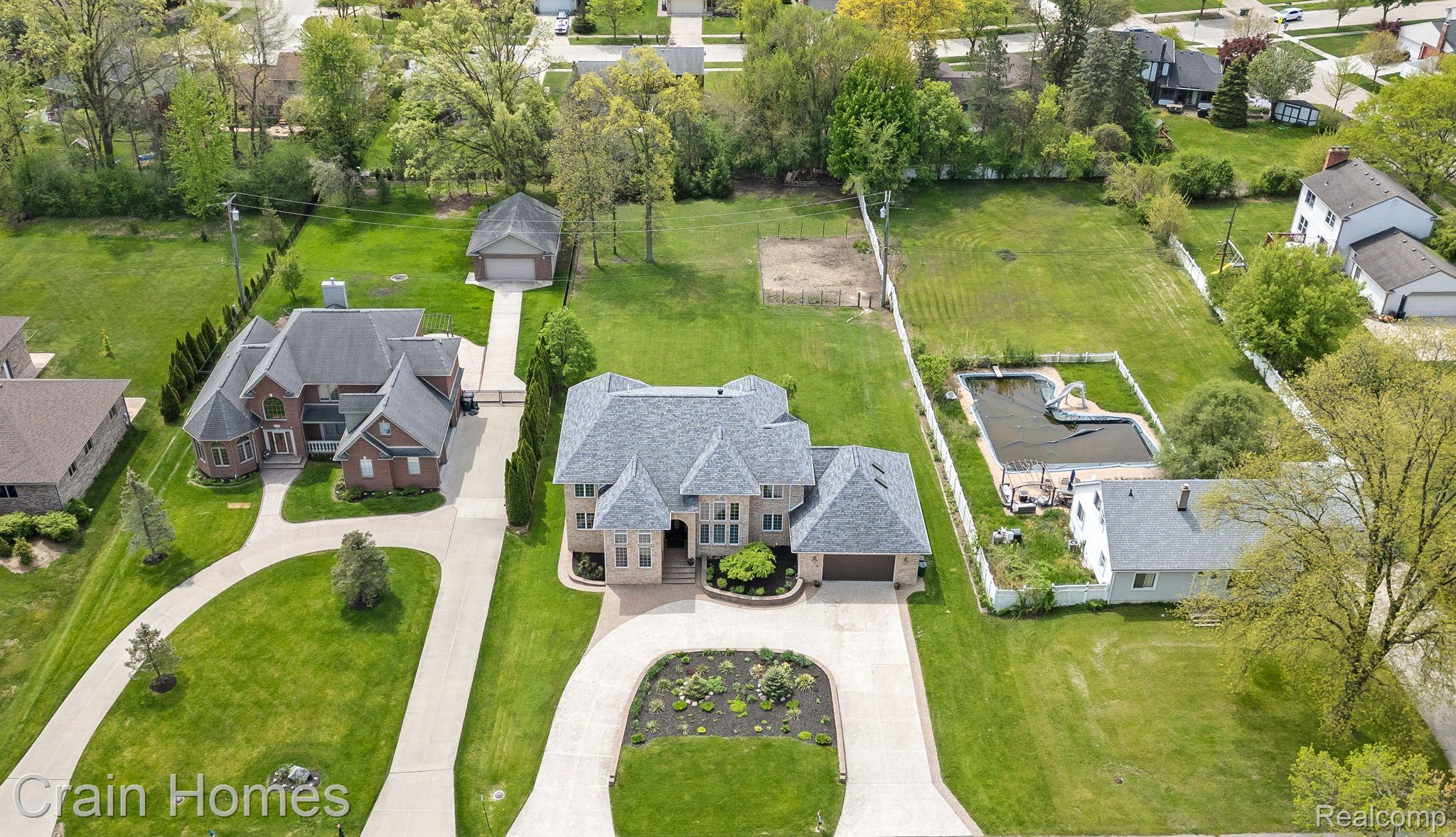1334 LARAYNE DRIVE
