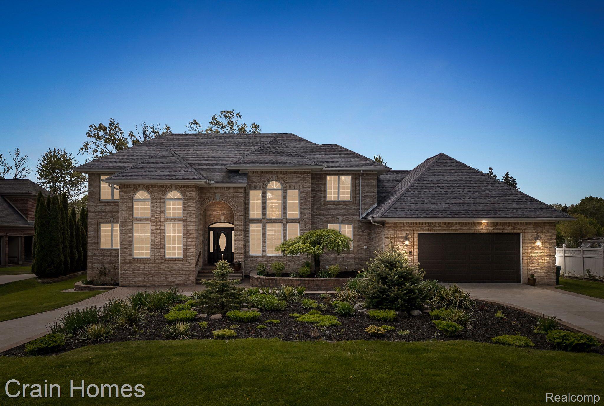 1334 LARAYNE DRIVE