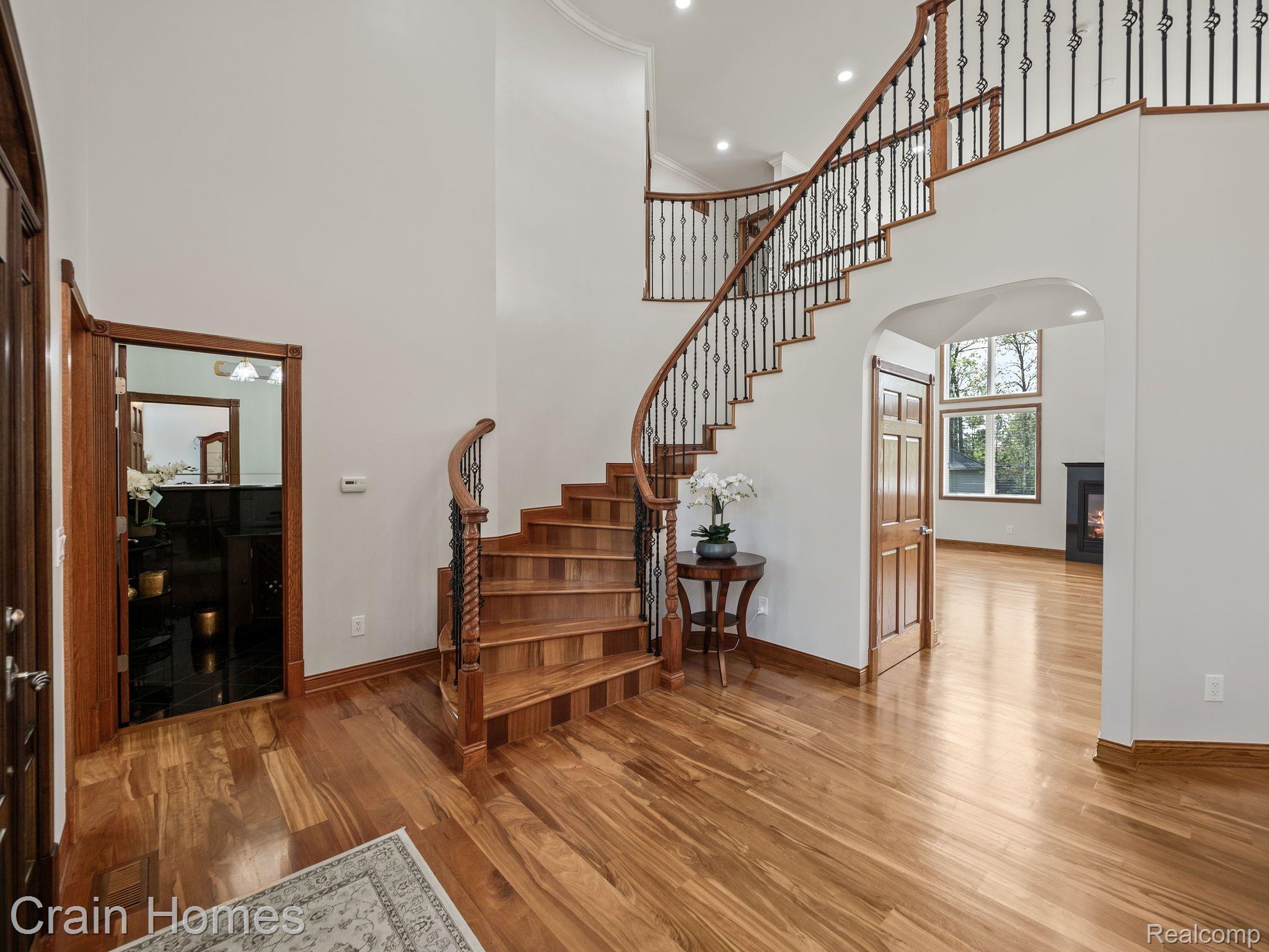 1334 LARAYNE DRIVE