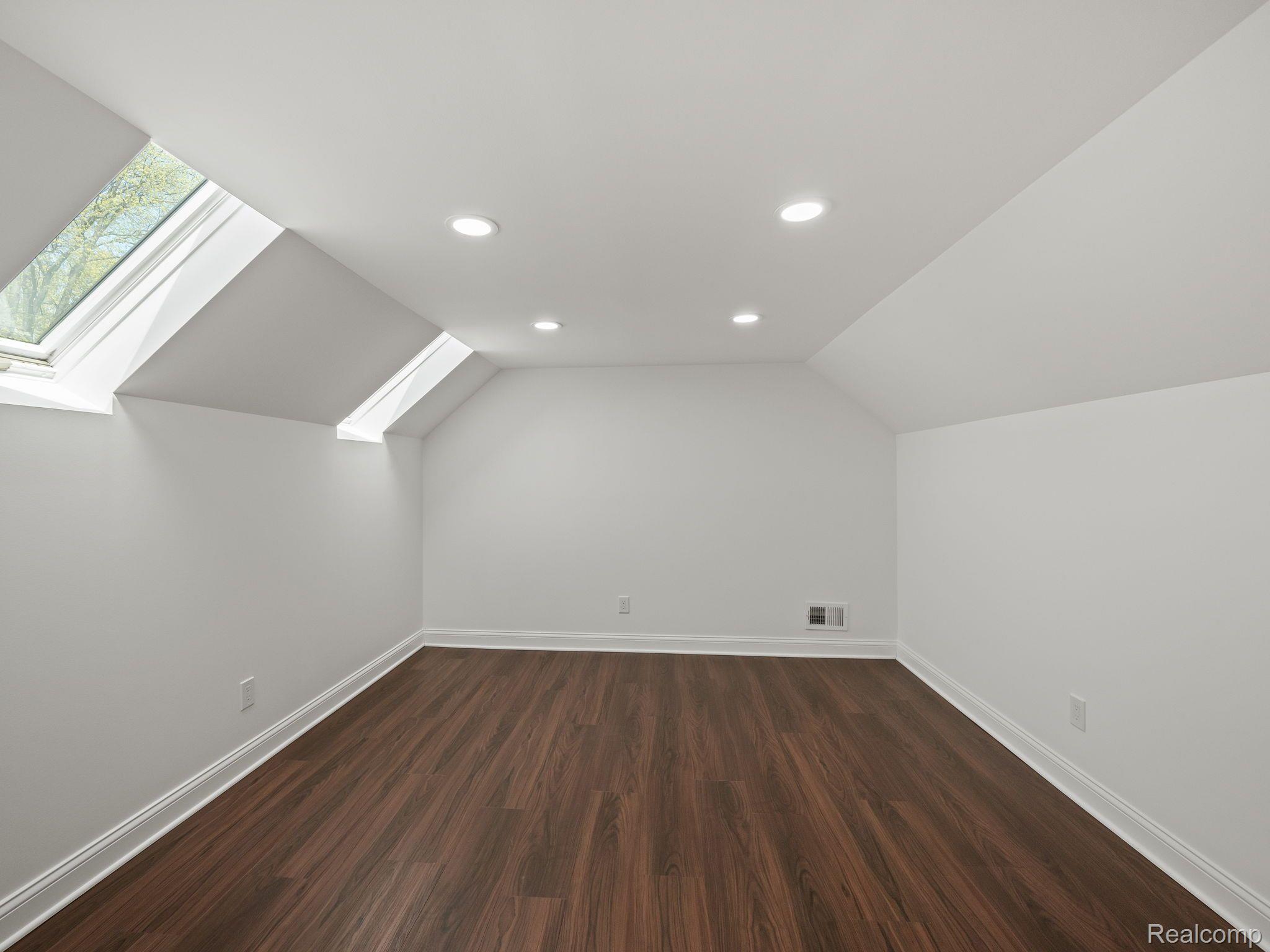 1334 LARAYNE DRIVE