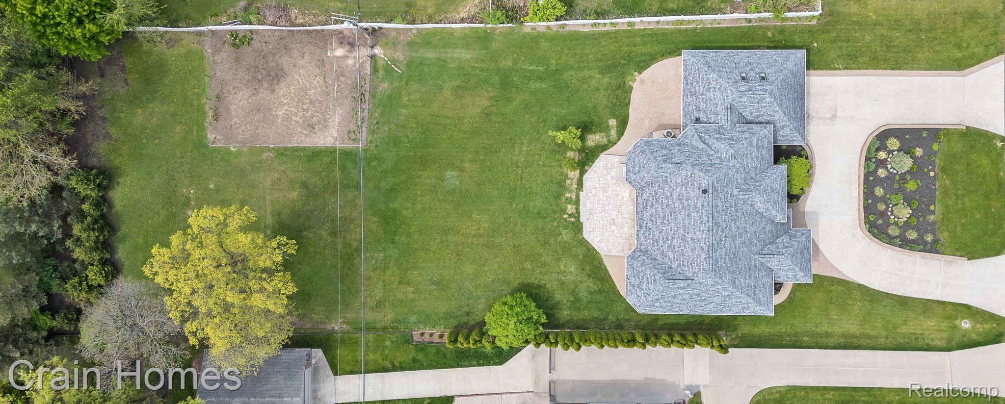 1334 LARAYNE DRIVE