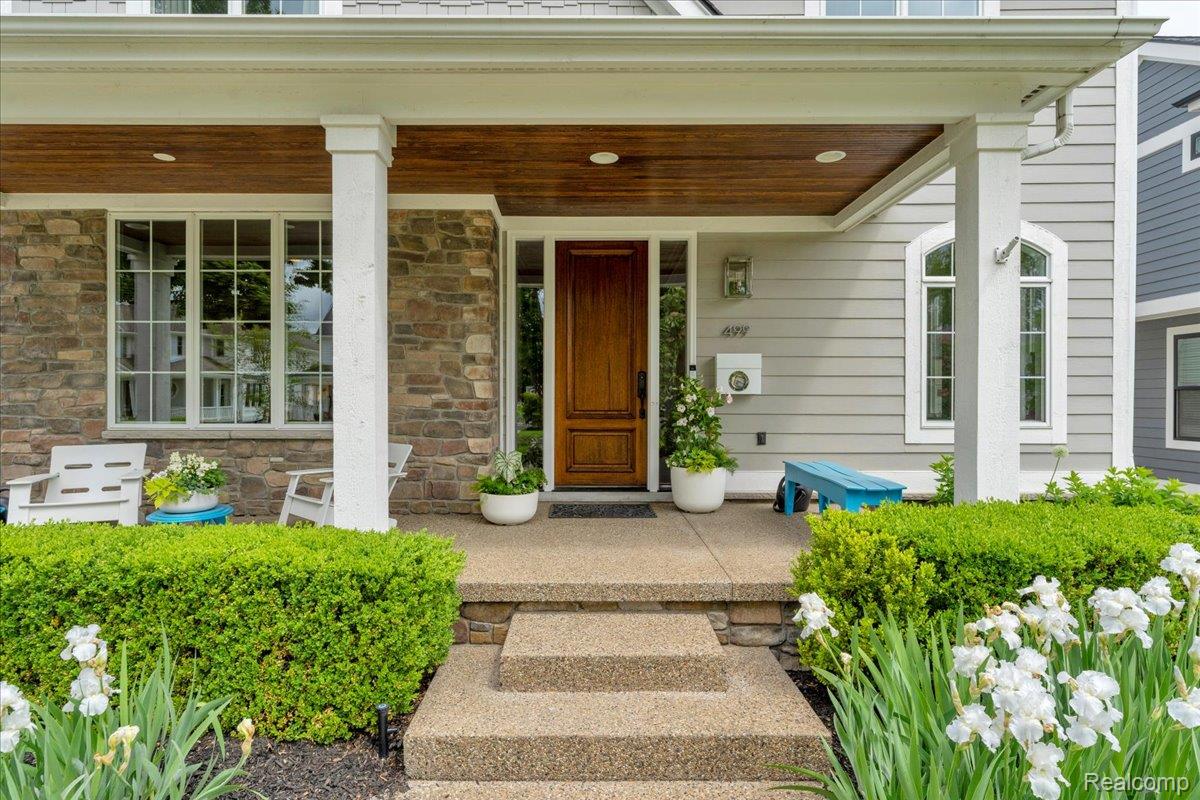 499 CATALPA DRIVE