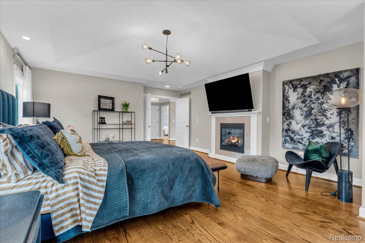 499 CATALPA DRIVE