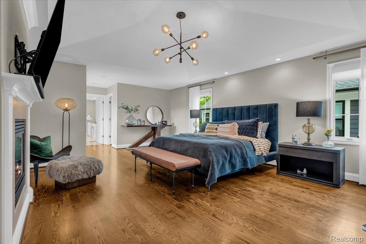 499 CATALPA DRIVE