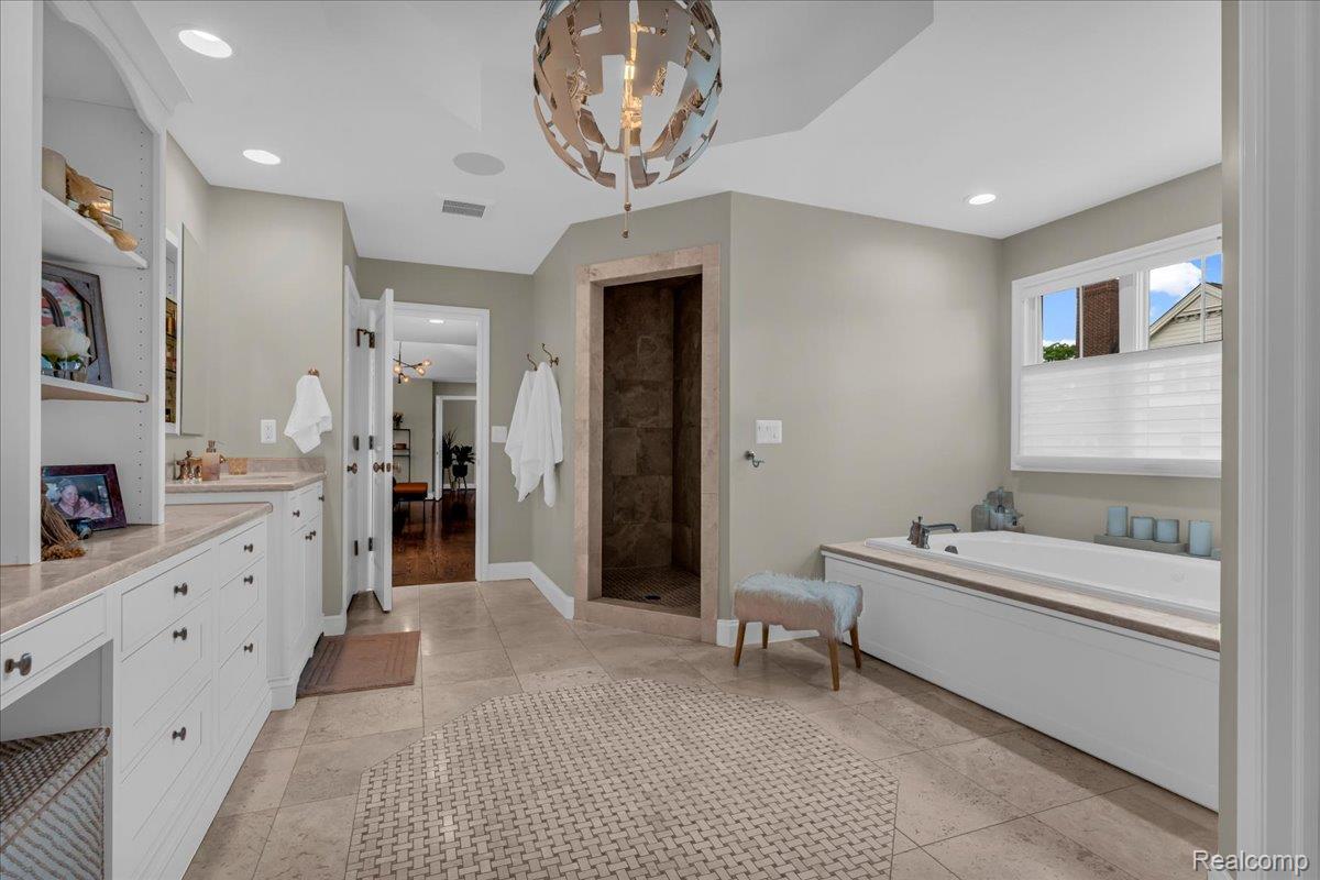 499 CATALPA DRIVE