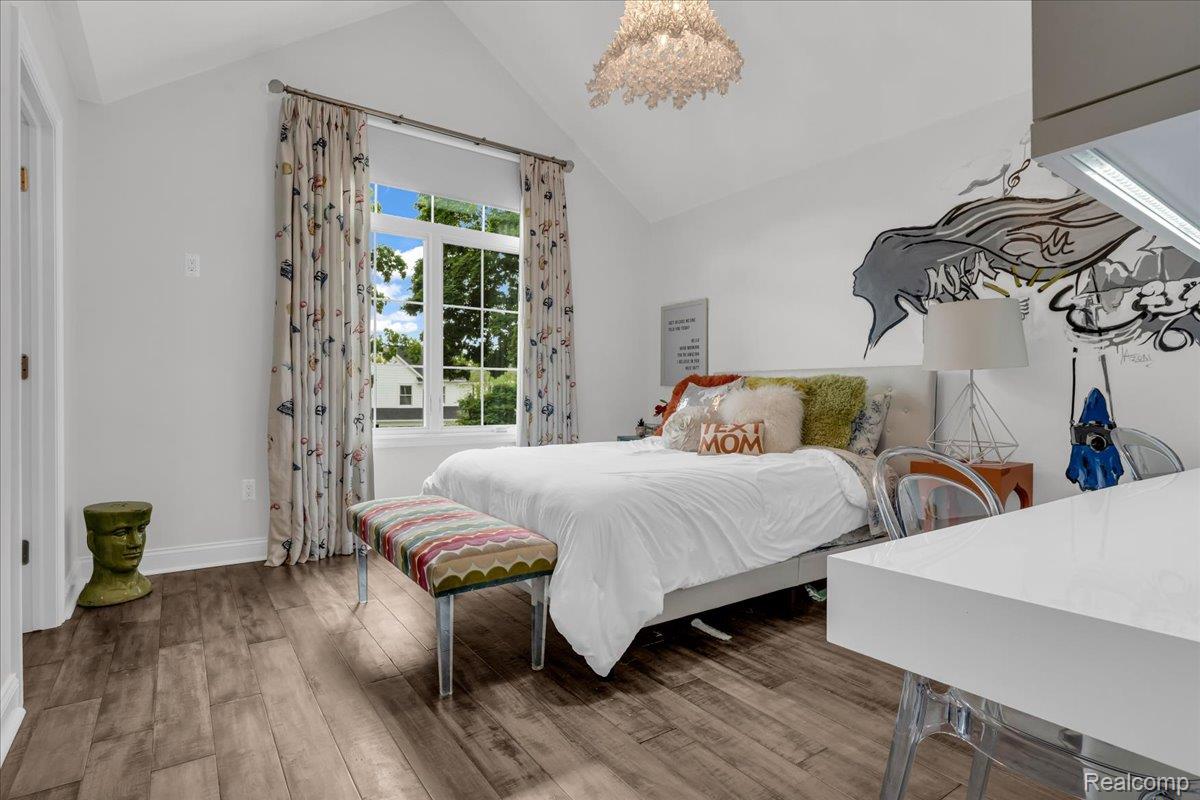 499 CATALPA DRIVE