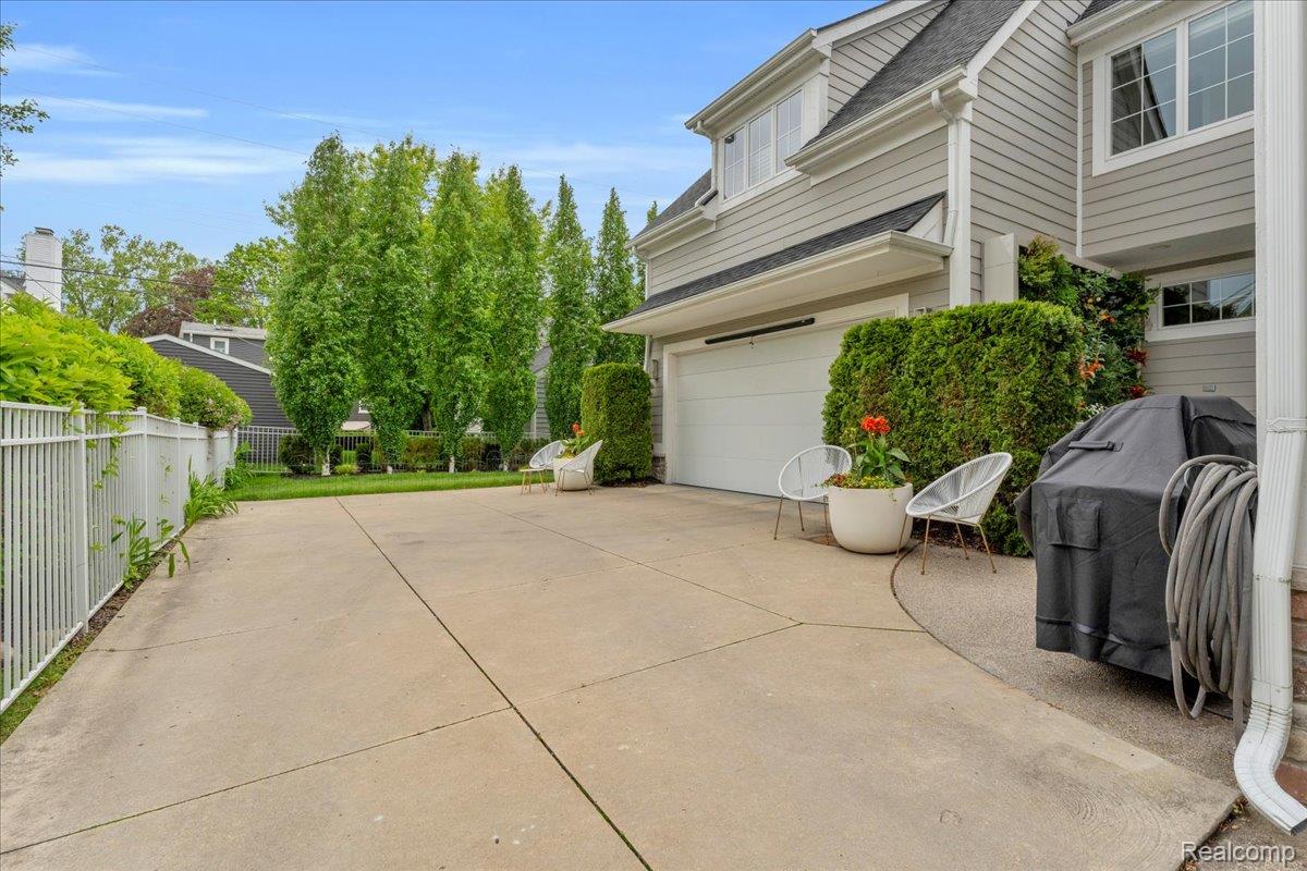 499 CATALPA DRIVE