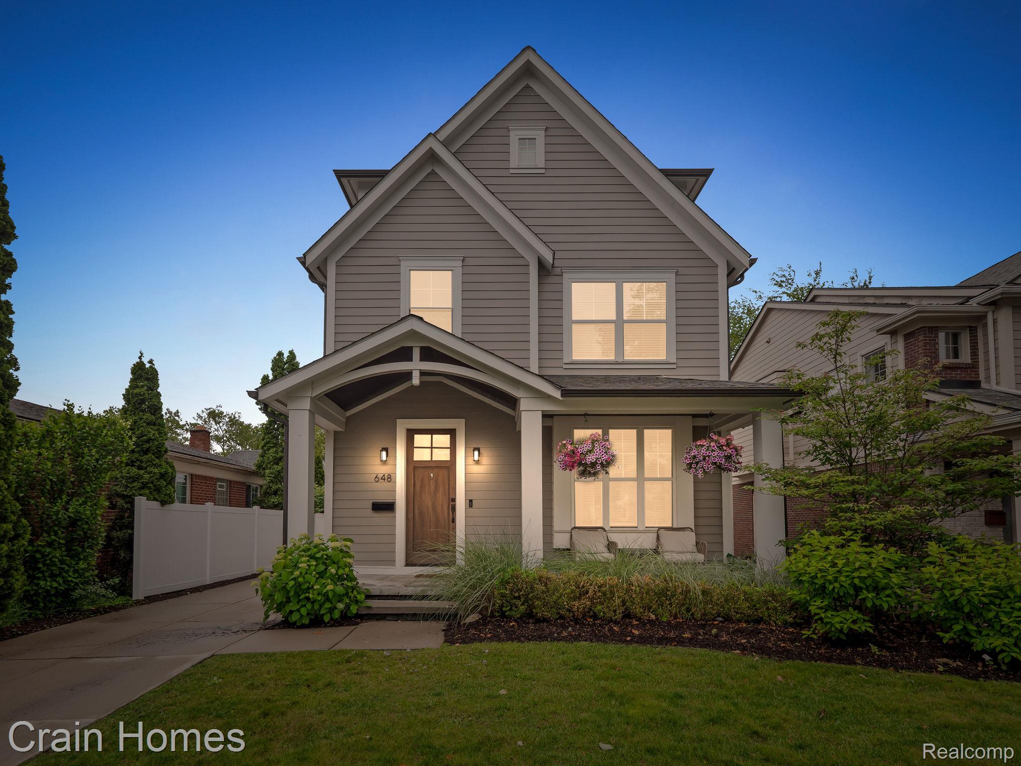 648 Humphrey Avenue