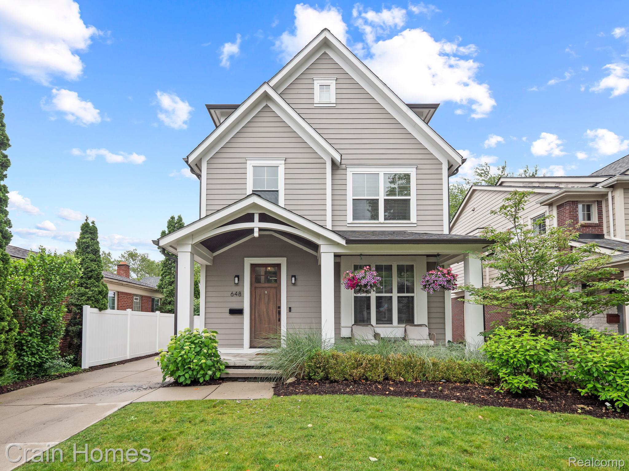 648 Humphrey Avenue