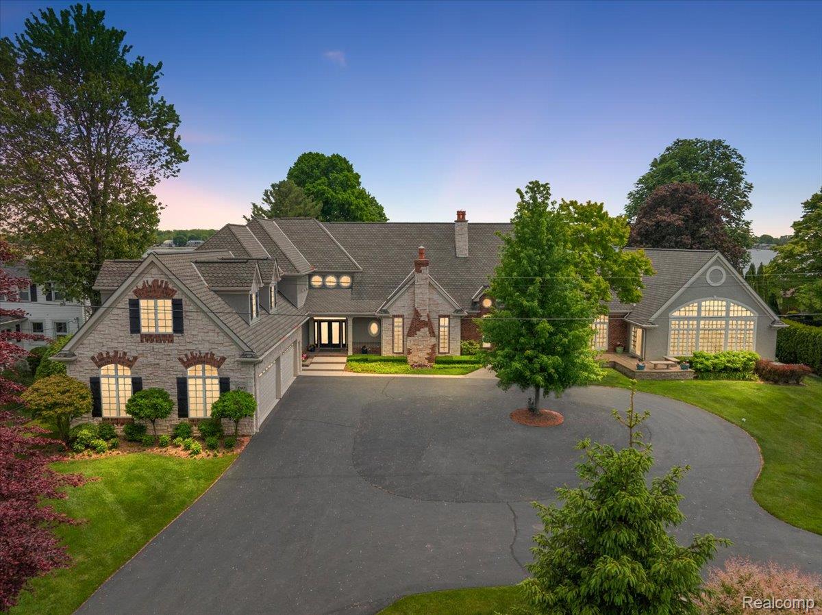 8147 RIVER Road