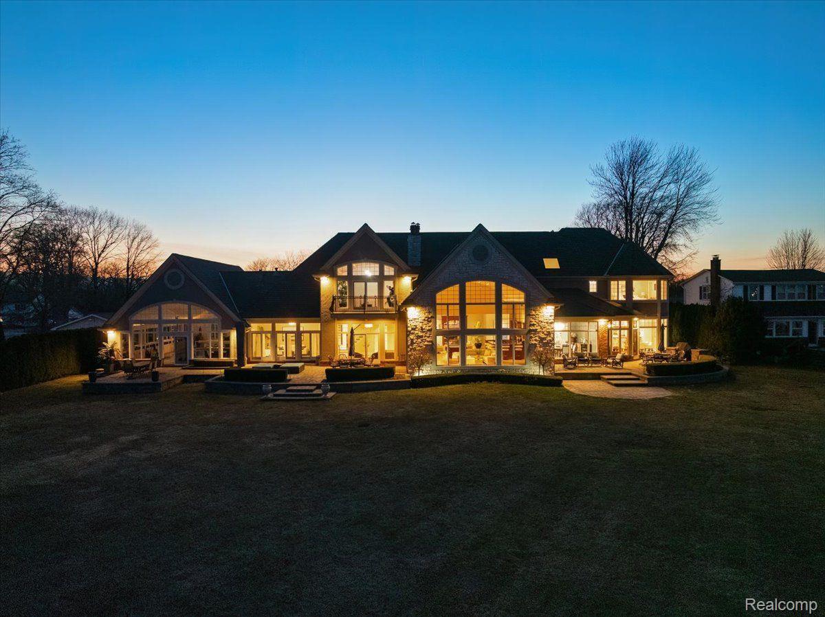 8147 RIVER Road