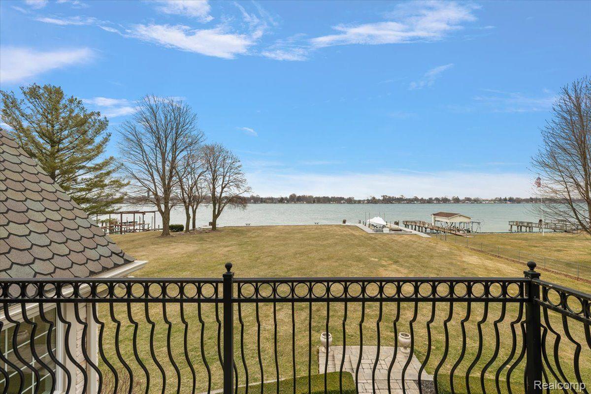 8147 RIVER Road