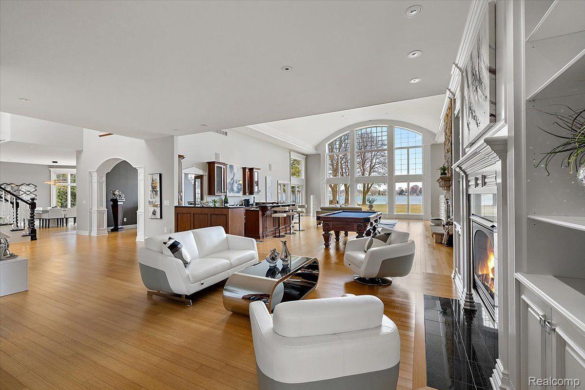 8147 RIVER Road