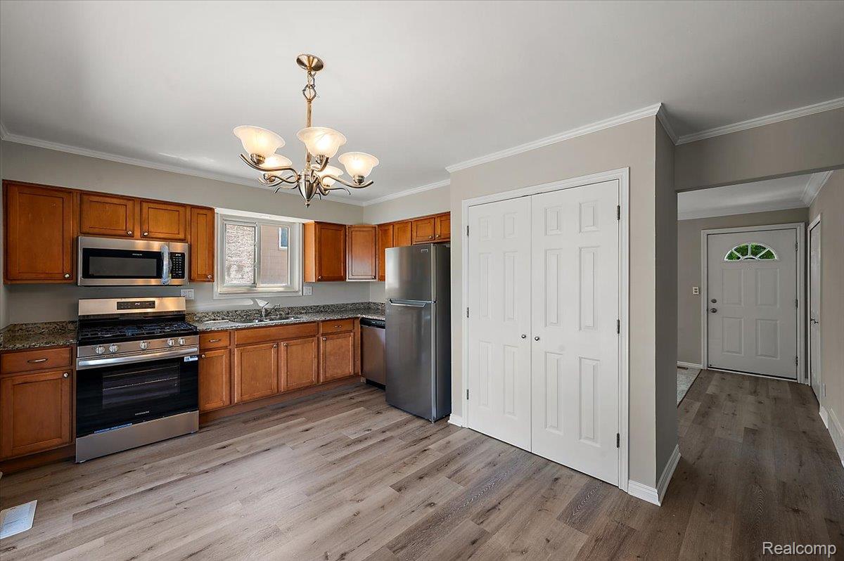 39648 Parklawn Drive