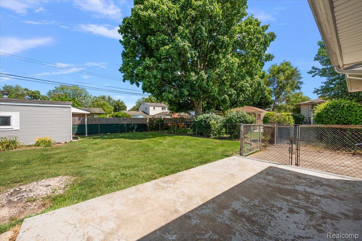 39648 Parklawn Drive