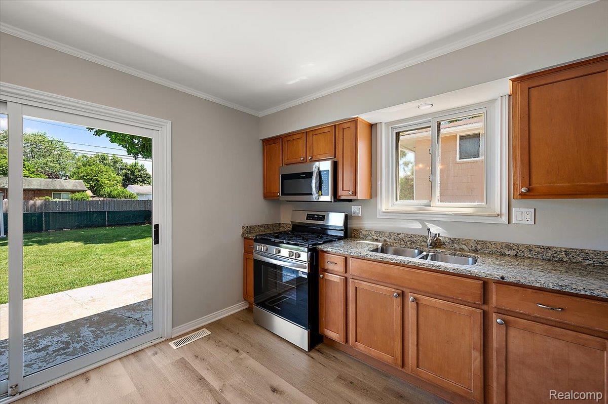 39648 Parklawn Drive