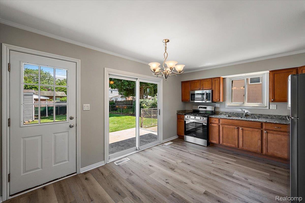 39648 Parklawn Drive