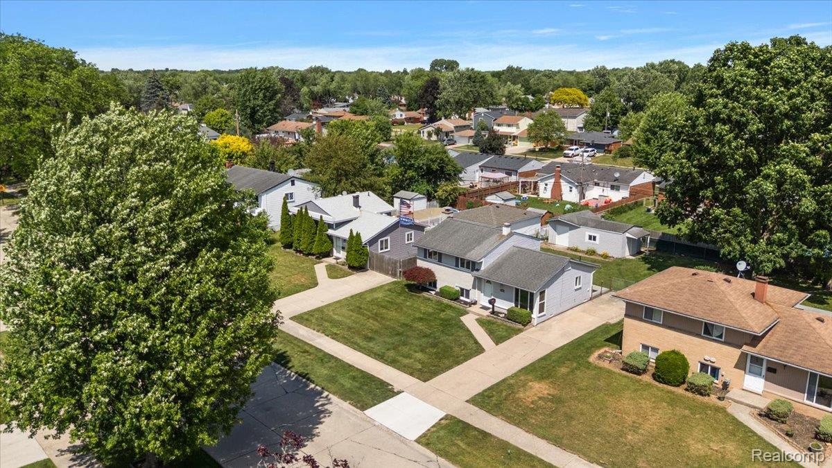 39648 Parklawn Drive
