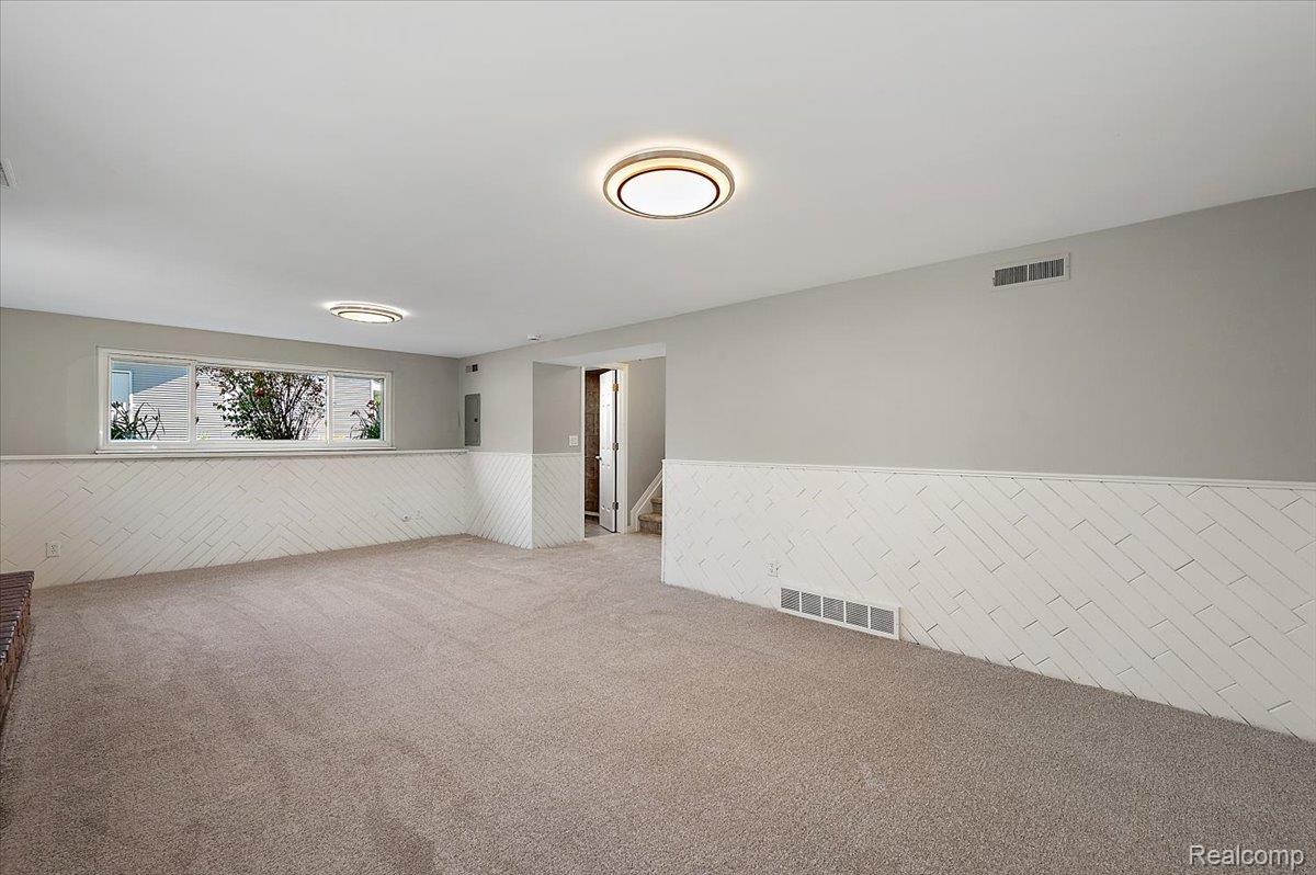 39648 Parklawn Drive