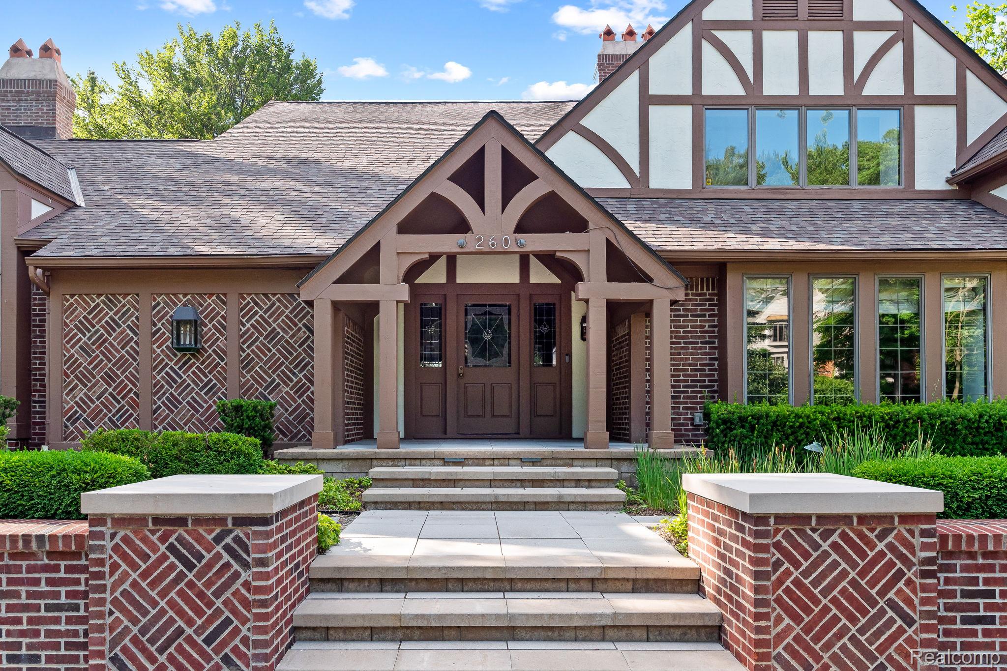 260 Woodwind Drive