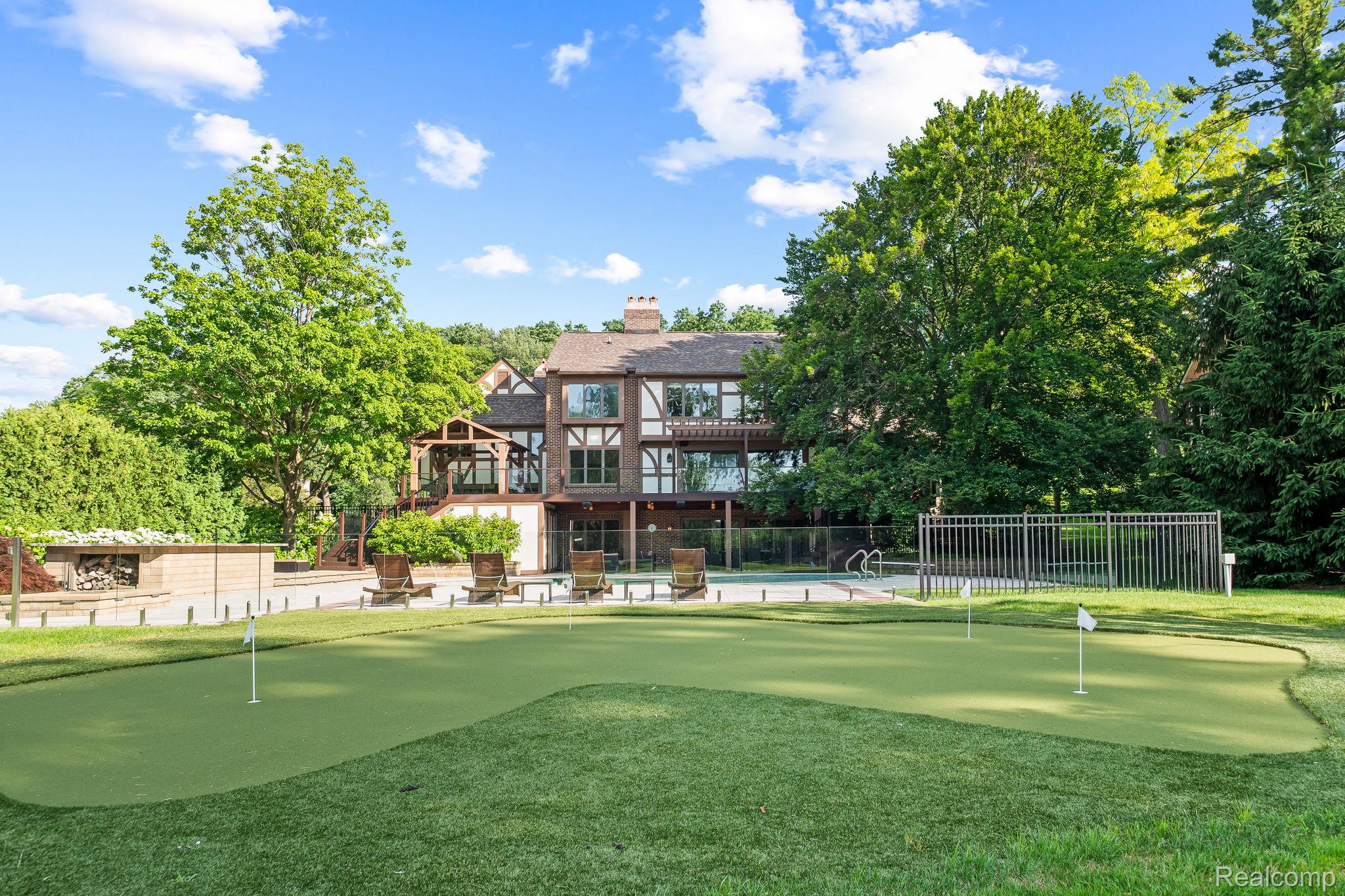 260 Woodwind Drive