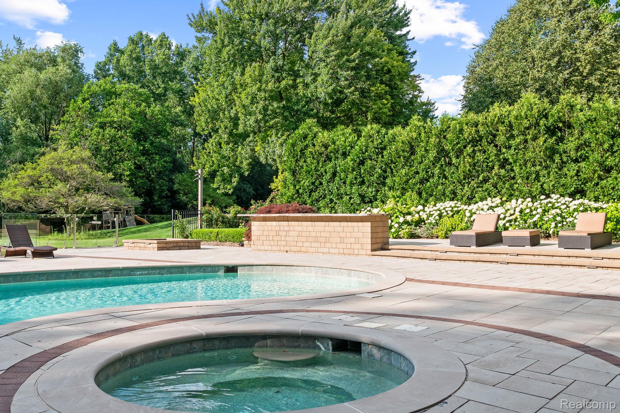 260 Woodwind Drive