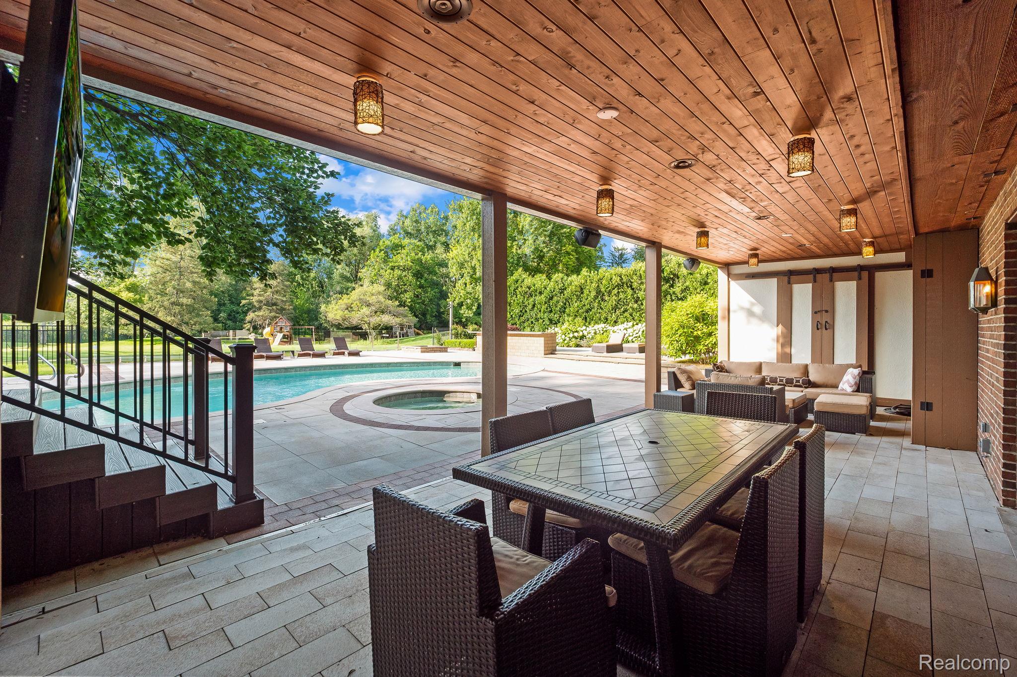 260 Woodwind Drive
