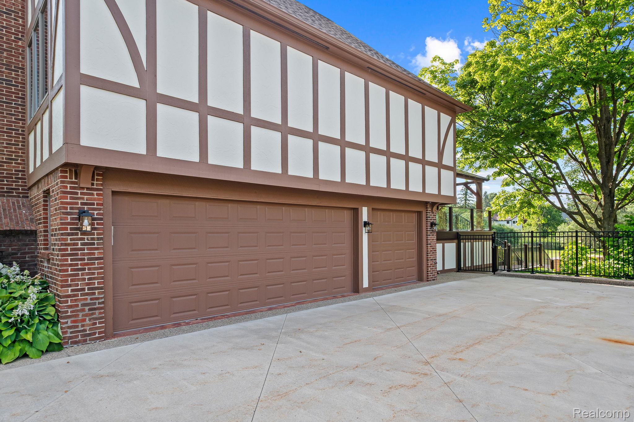 260 Woodwind Drive