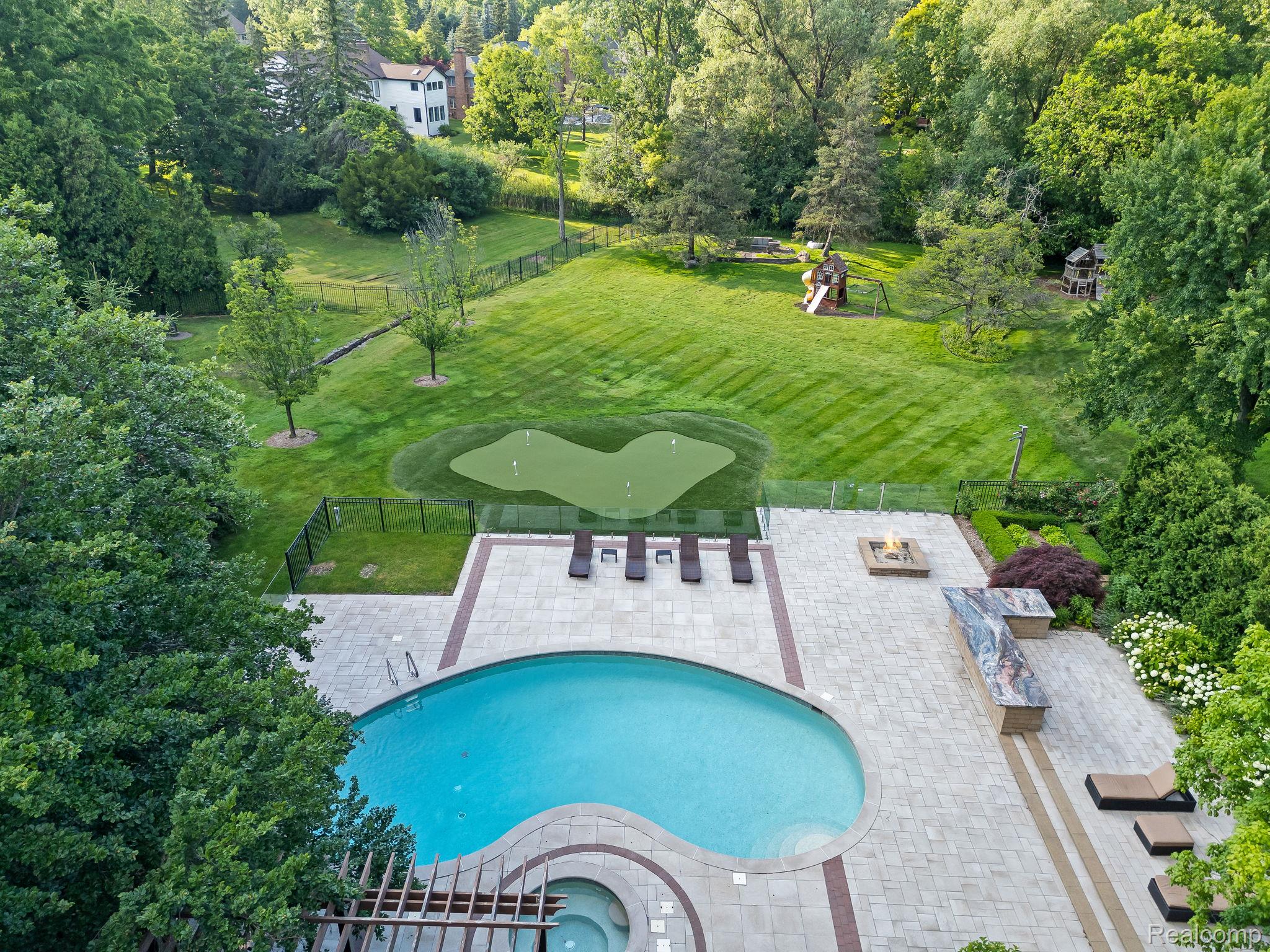 260 Woodwind Drive