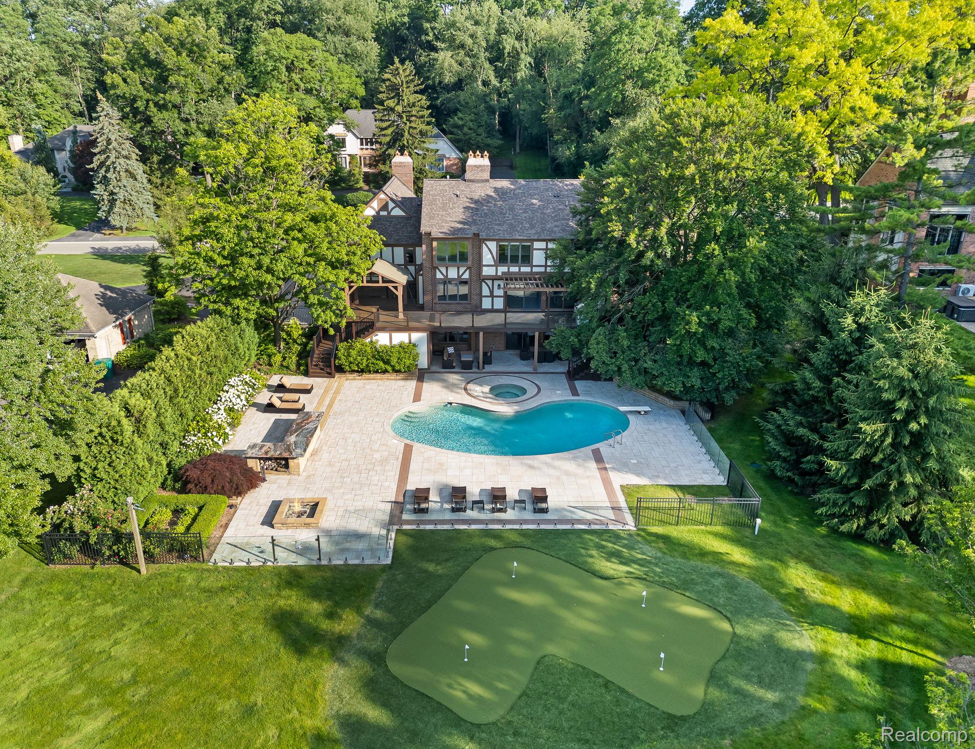 260 Woodwind Drive