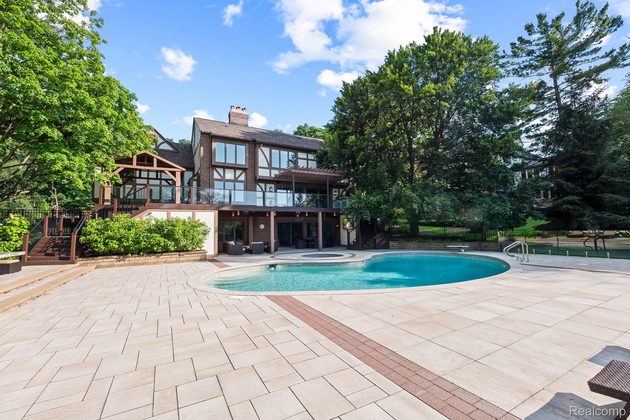 260 Woodwind Drive
