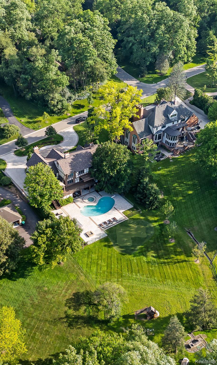 260 Woodwind Drive