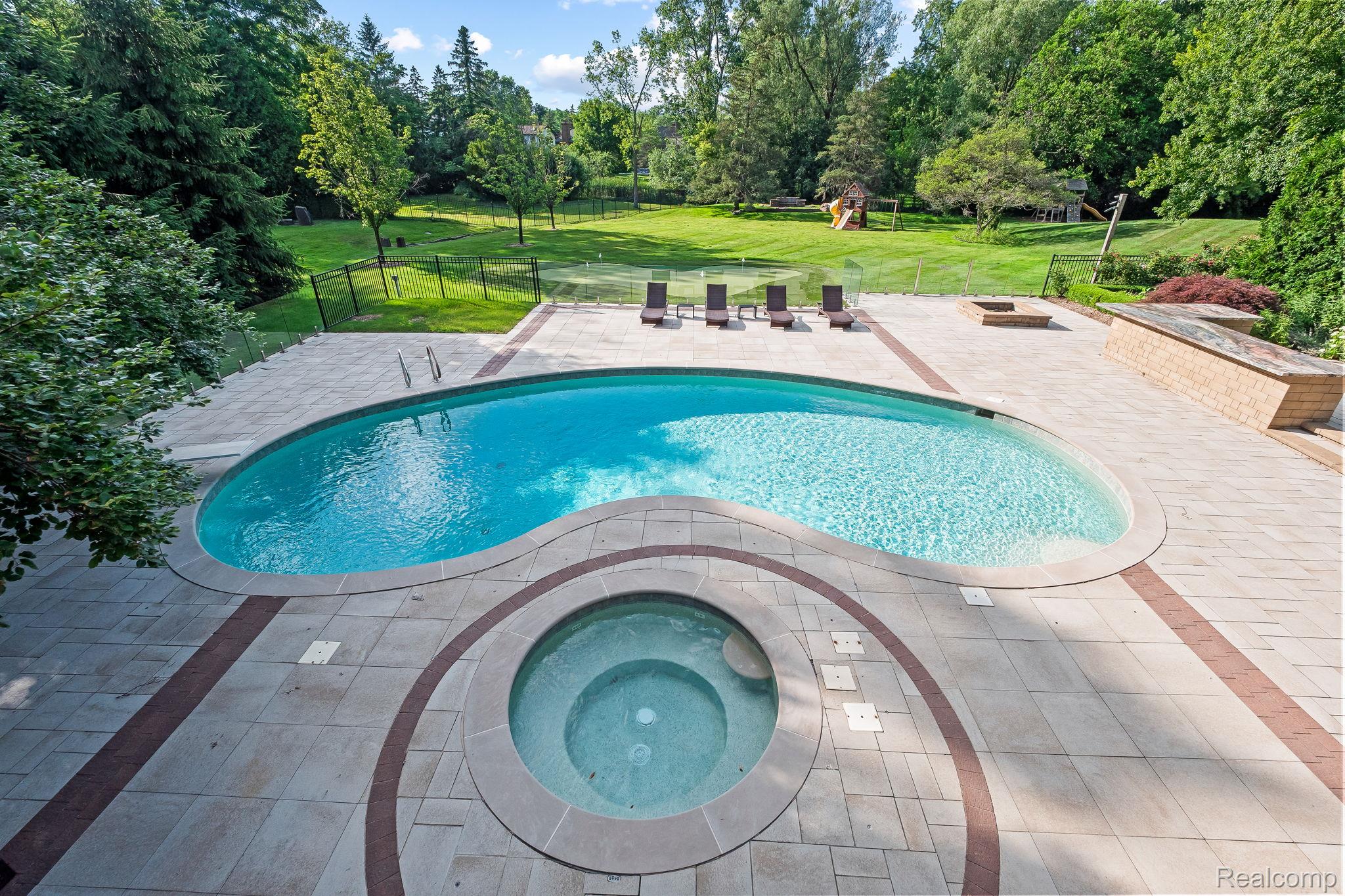260 Woodwind Drive
