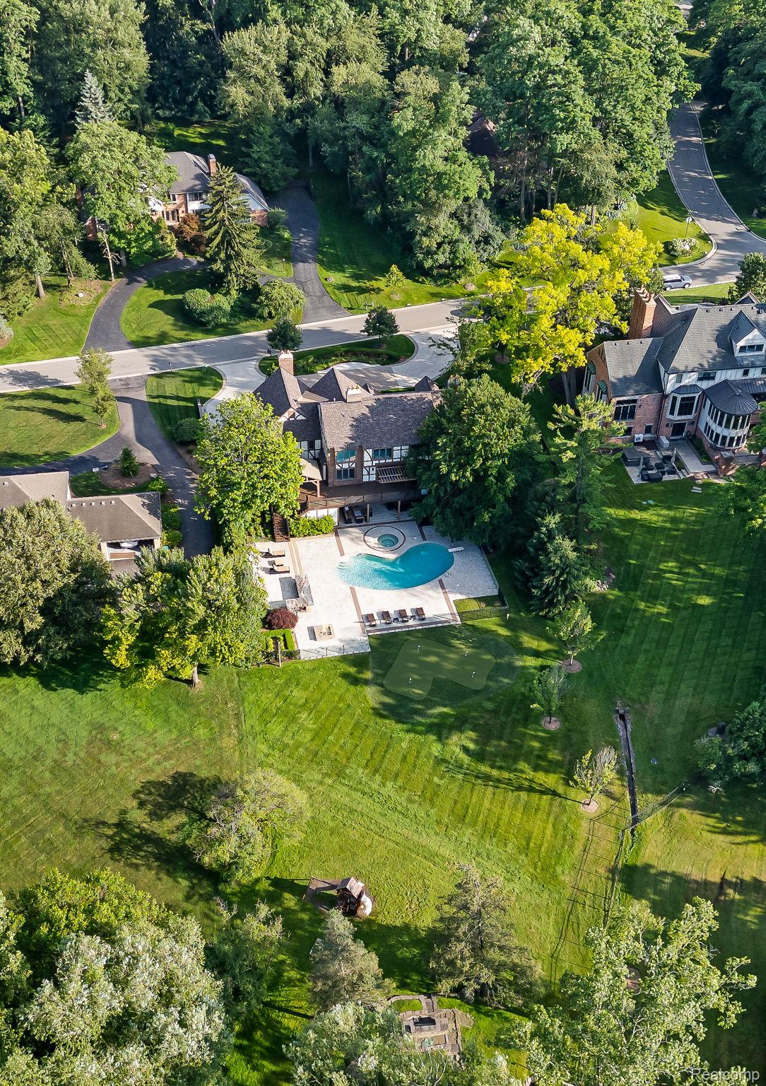 260 Woodwind Drive