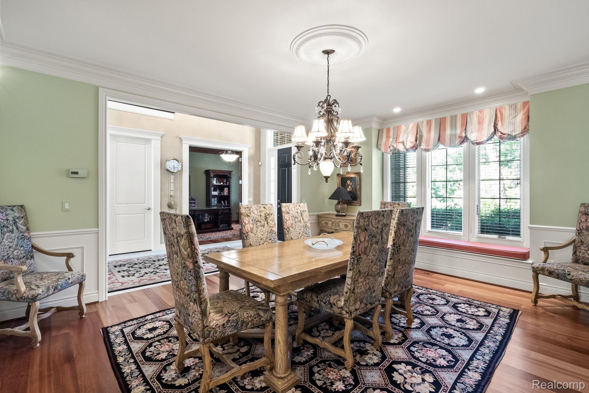23737 Point O Woods Court
