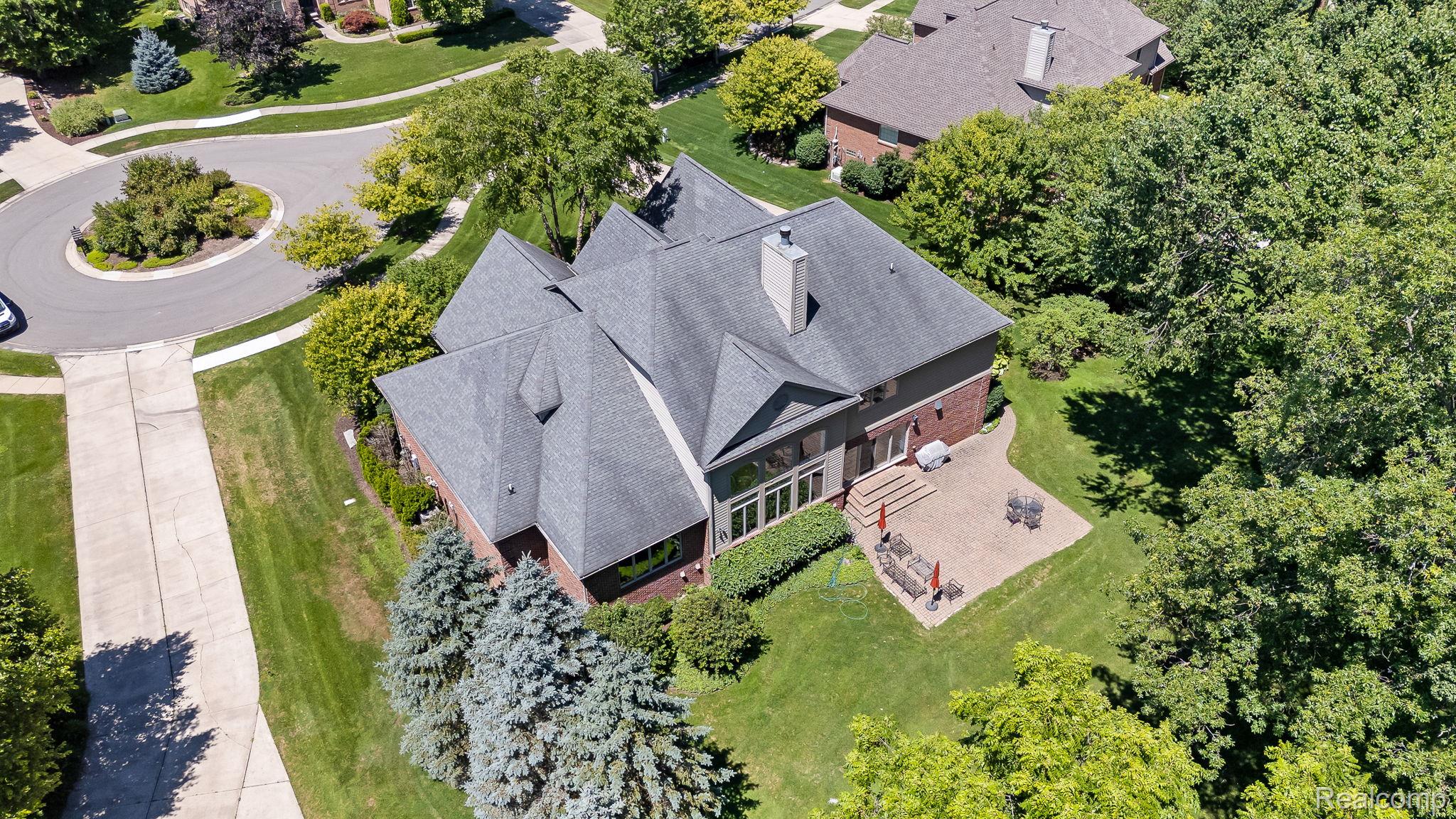 23737 Point O Woods Court