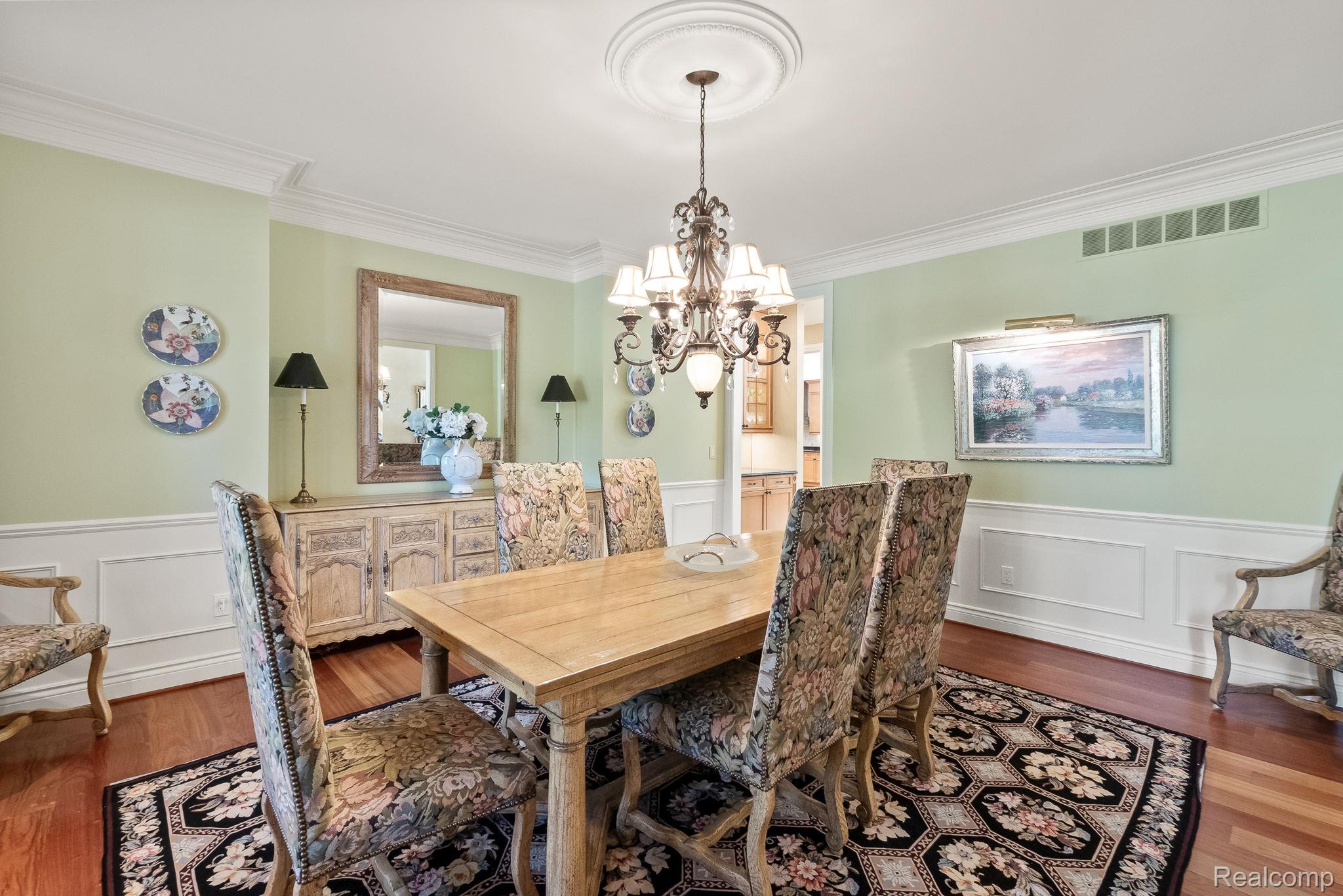 23737 Point O Woods Court