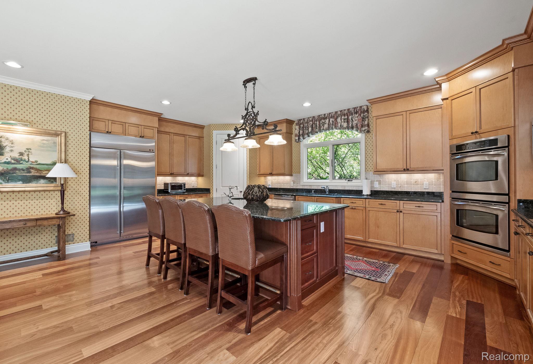 23737 Point O Woods Court