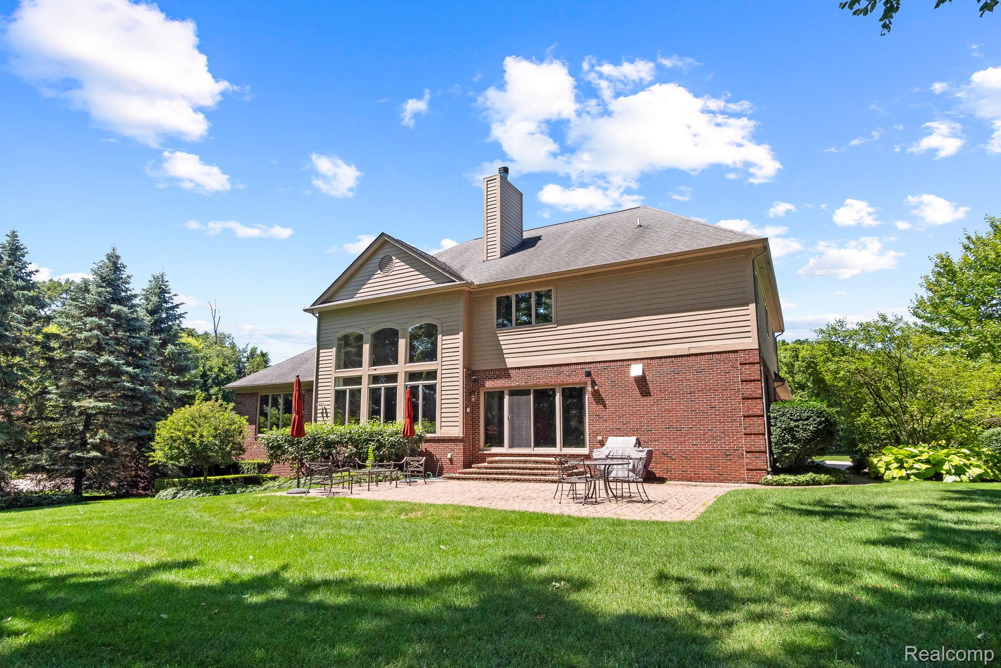 23737 Point O Woods Court