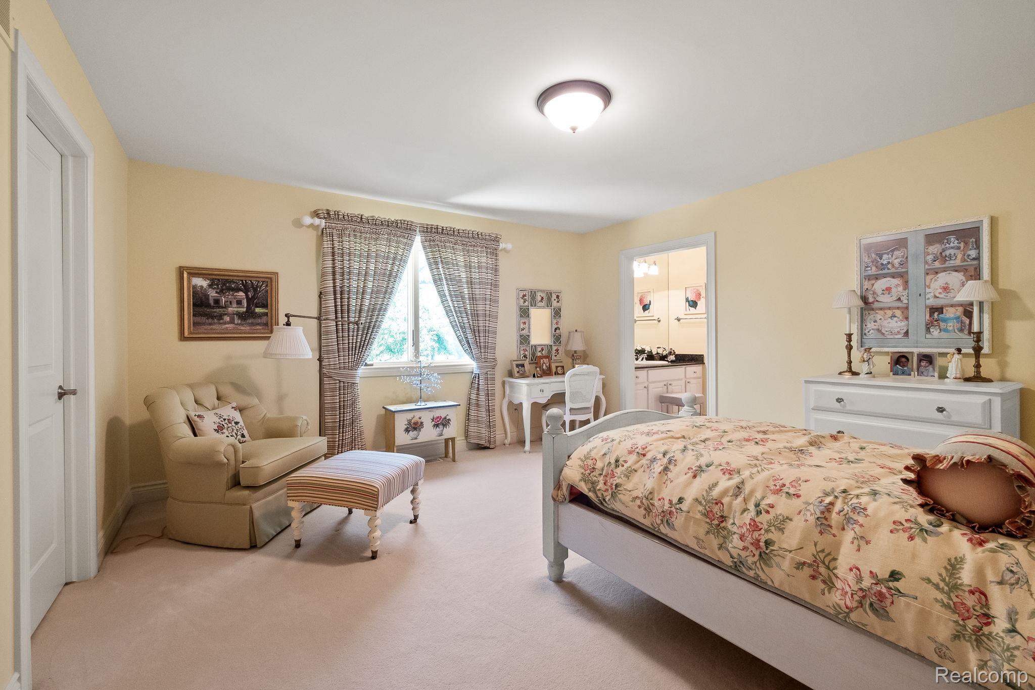 23737 Point O Woods Court