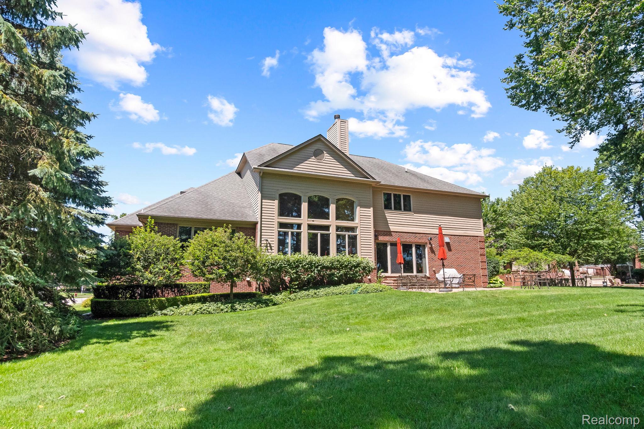 23737 Point O Woods Court