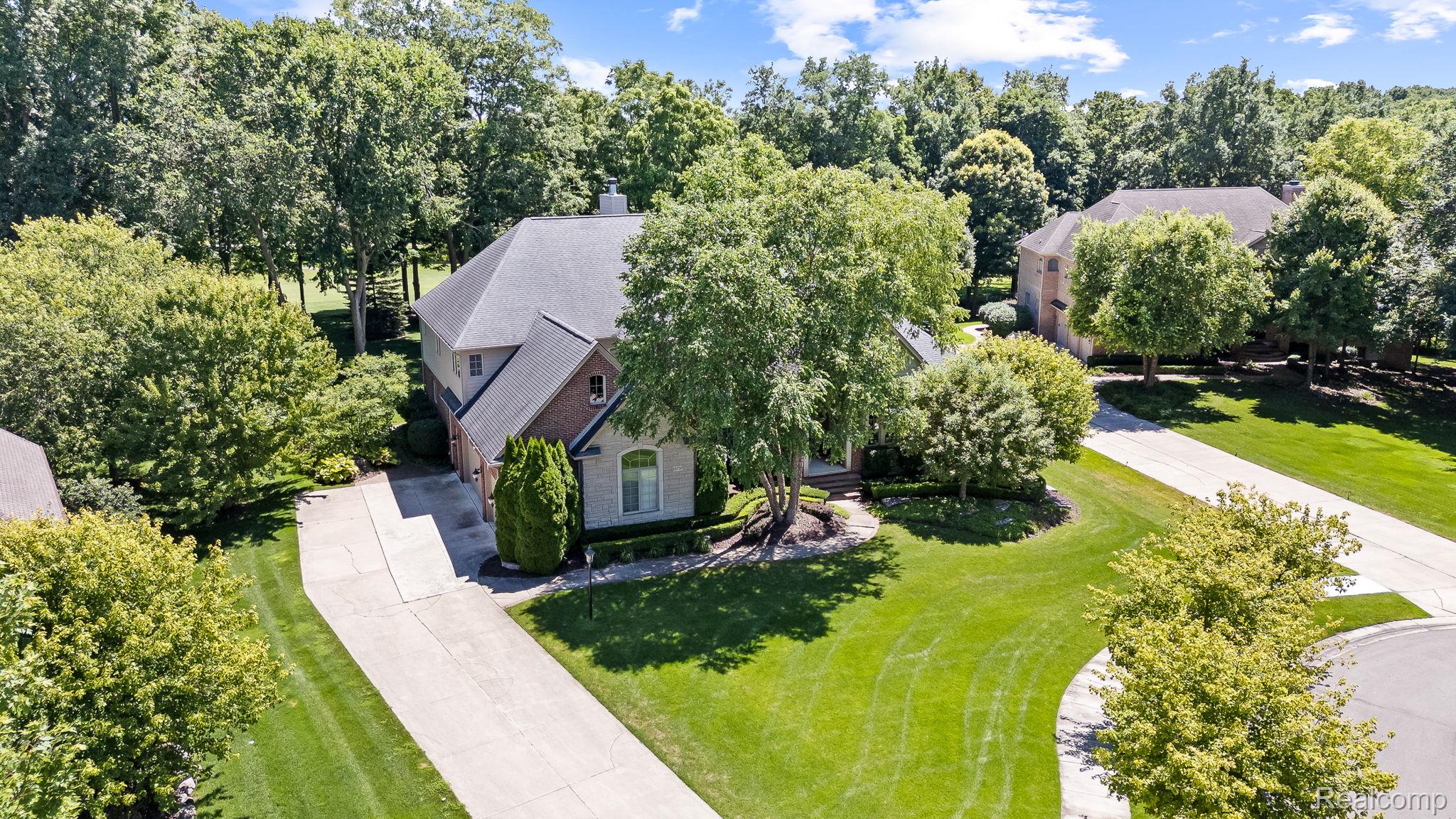 23737 Point O Woods Court