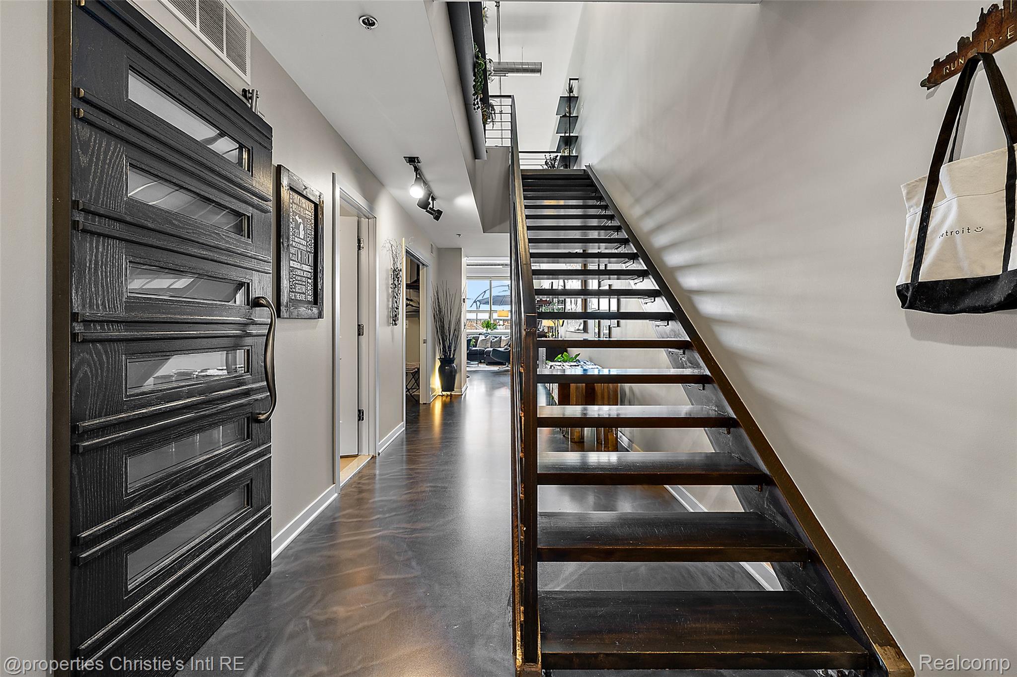 444 West Willis Street 502