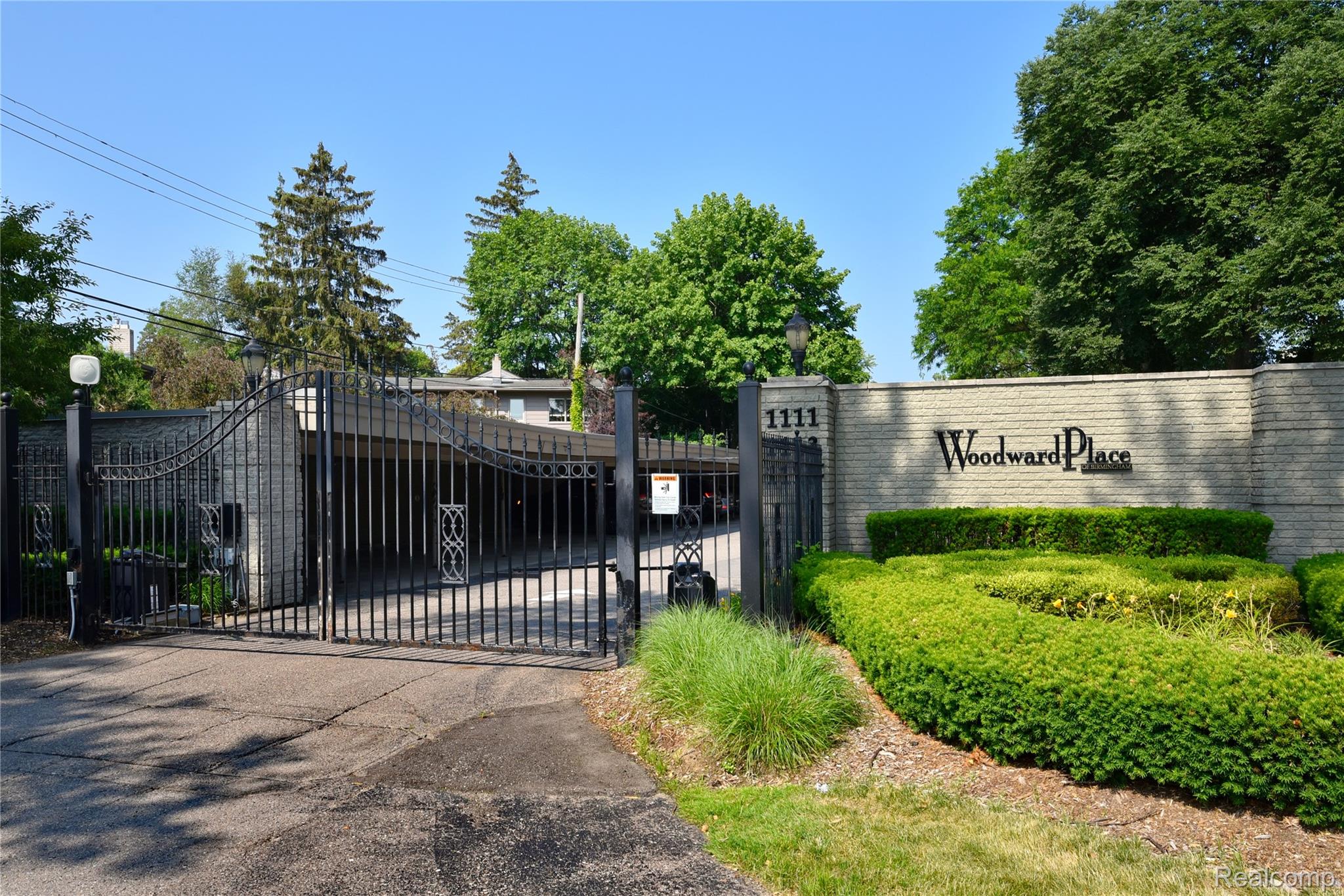 1111 N OLD WOODWARD Avenue 13