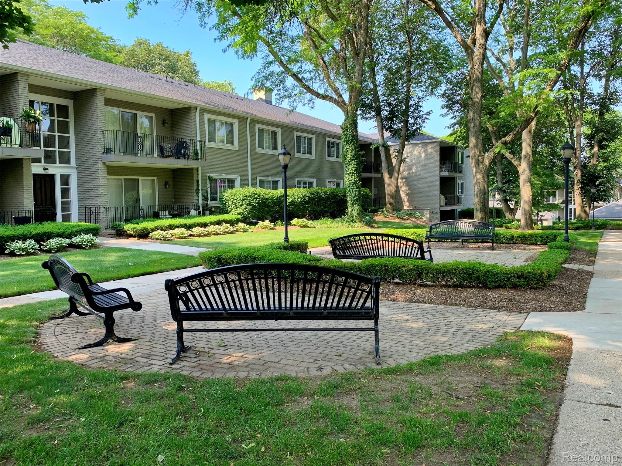 1111 N OLD WOODWARD Avenue 13