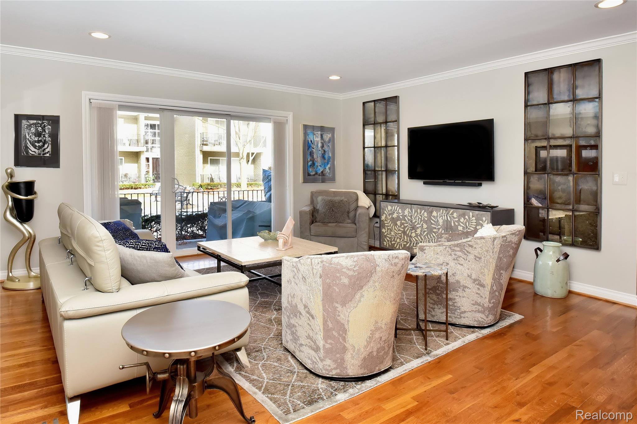 1111 N OLD WOODWARD Avenue 13