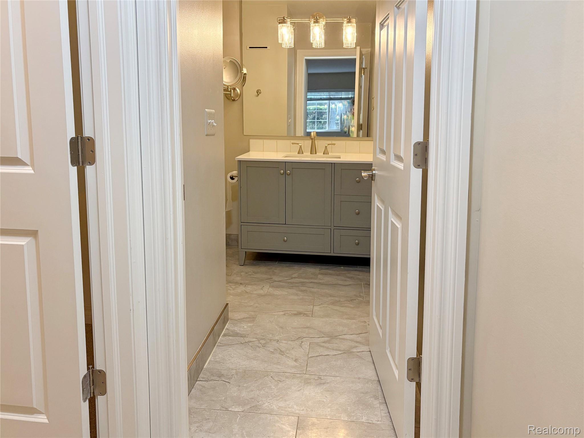 1111 N OLD WOODWARD Avenue 13